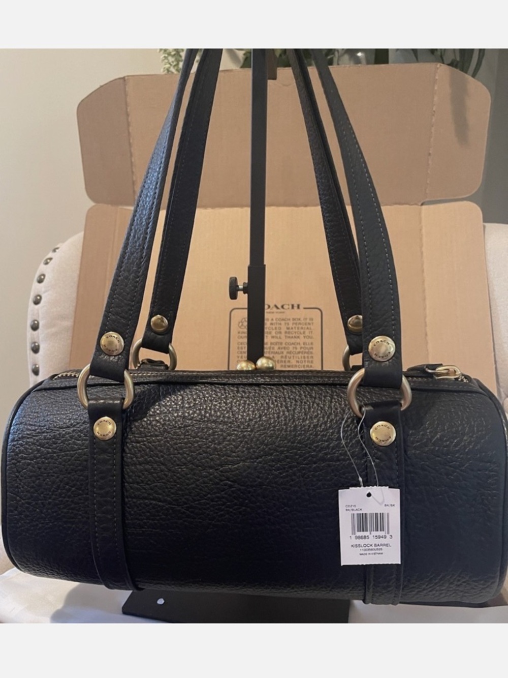 New Coach Kisslock Barrel Shoulder Bag 28 with Black and Gold - Picture 14 of 14